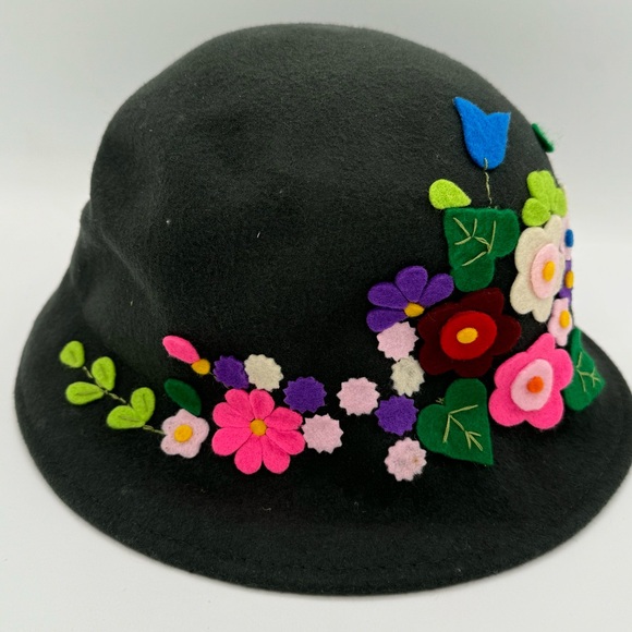 100 Wool Urban Outfitters Bucket Winter Hat Grey Floral Patchwork OS Vintage NWT - Picture 2 of 6